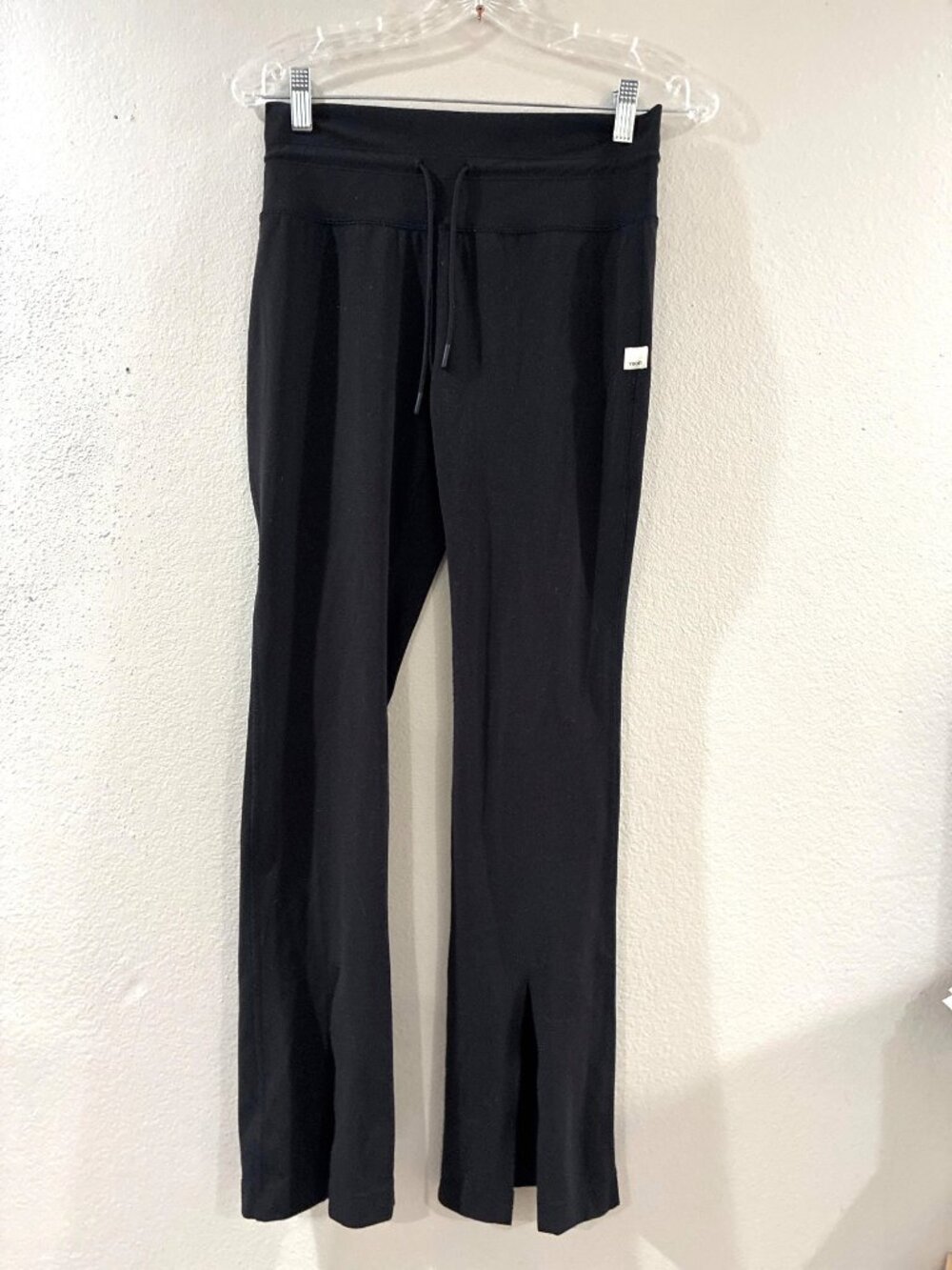 Vuori Womens Daily Split Flare Black pants Leggins athletic sz L yoga high rise